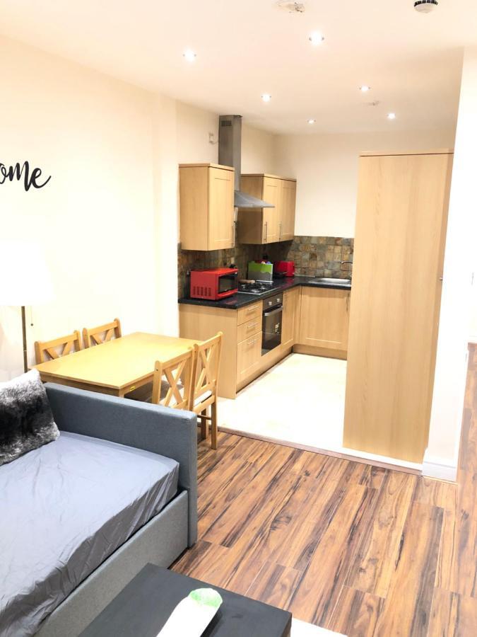 Greater London Holiday Let @ Hanwell Apartment Luaran gambar