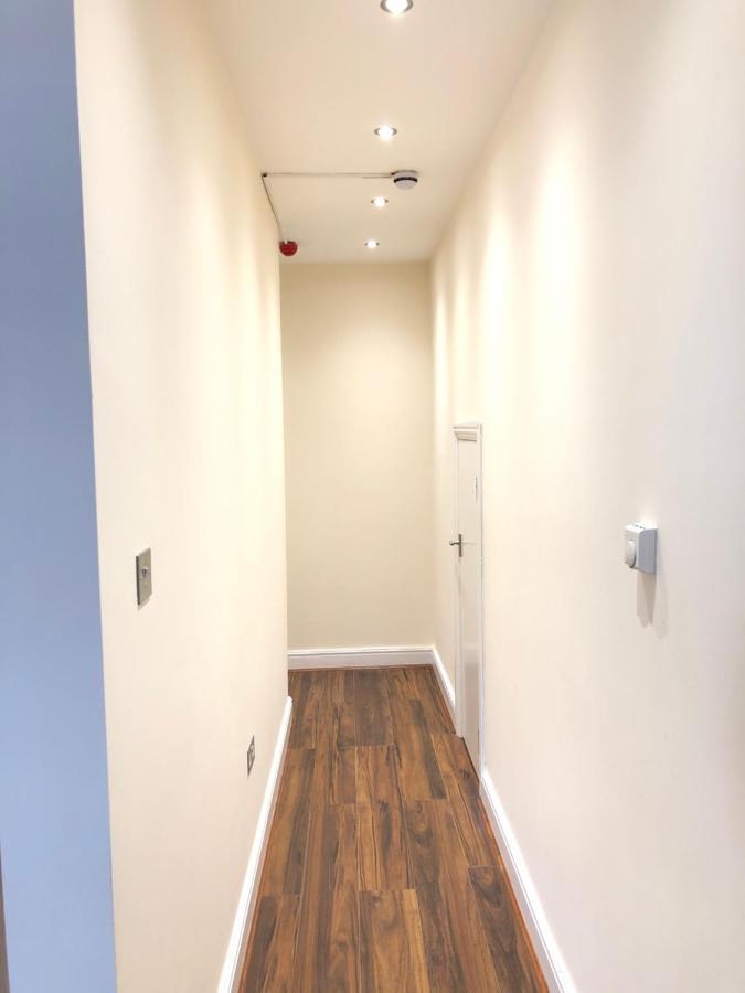 Greater London Holiday Let @ Hanwell Apartment Luaran gambar