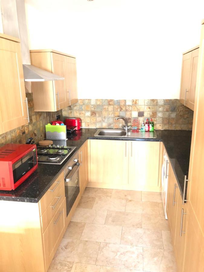 Greater London Holiday Let @ Hanwell Apartment Luaran gambar
