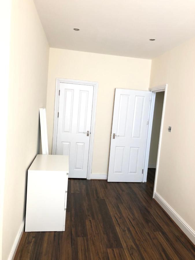 Greater London Holiday Let @ Hanwell Apartment Luaran gambar