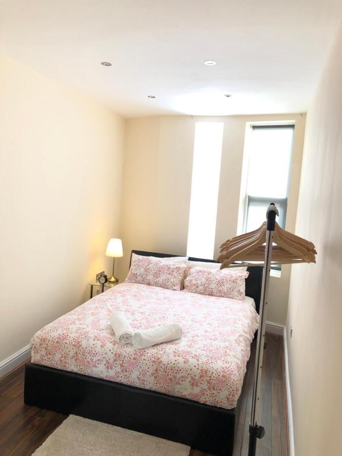 Greater London Holiday Let @ Hanwell Apartment Luaran gambar