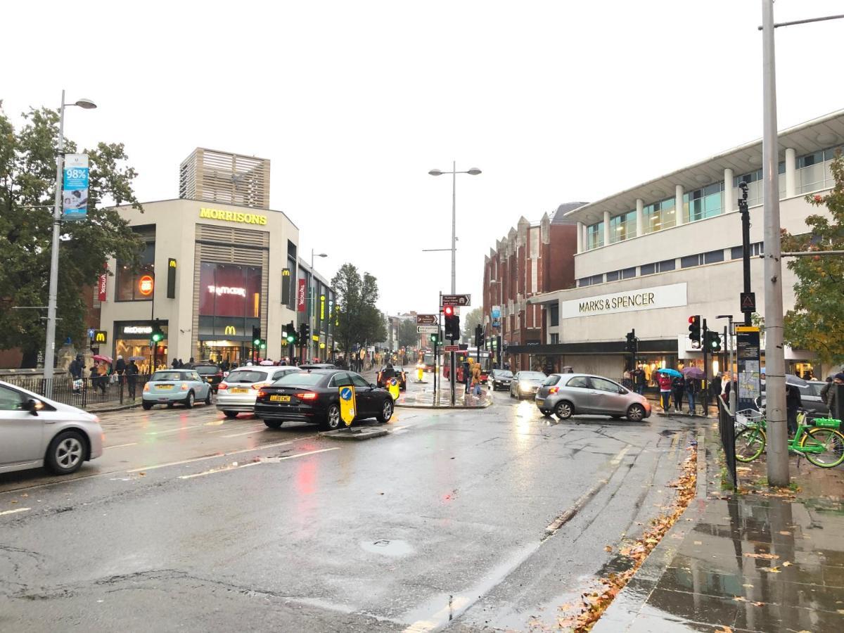Greater London Holiday Let @ Hanwell Apartment Luaran gambar
